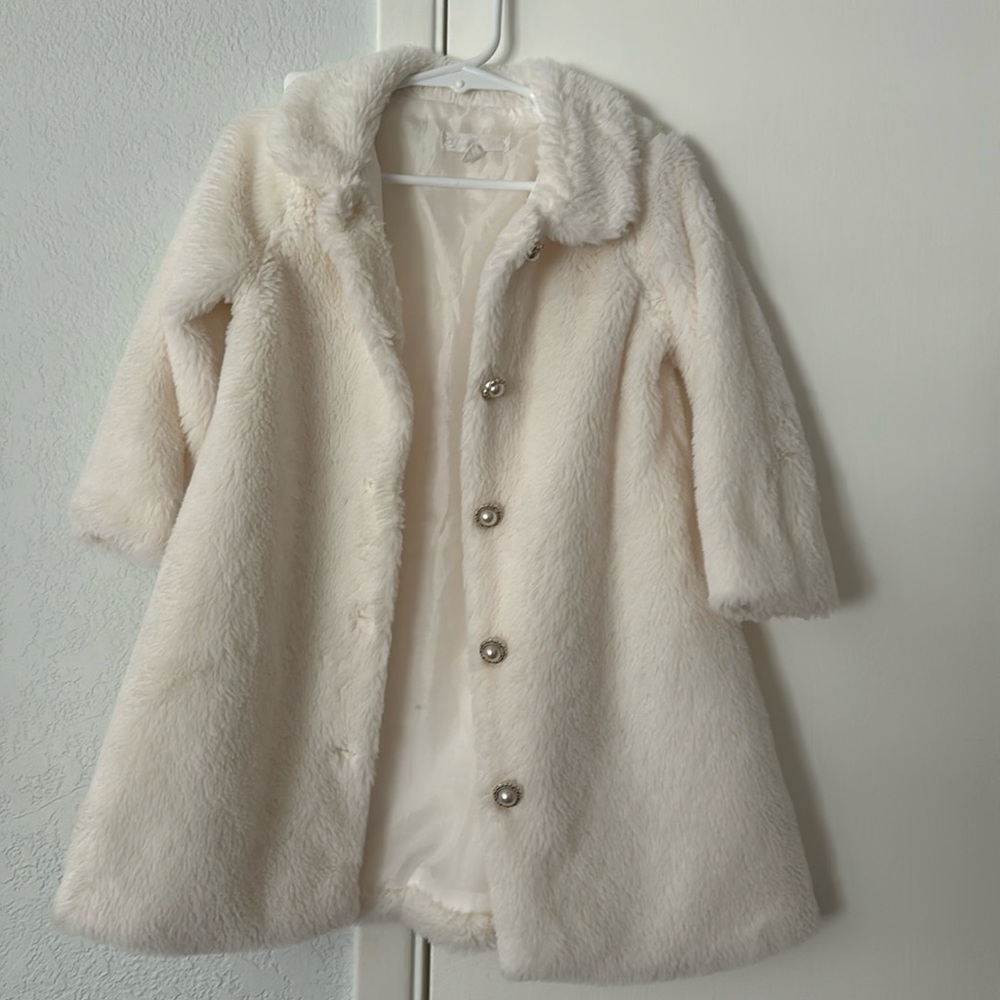 3T toddler beautiful faux fur cream jacket / coat with pearly buttons